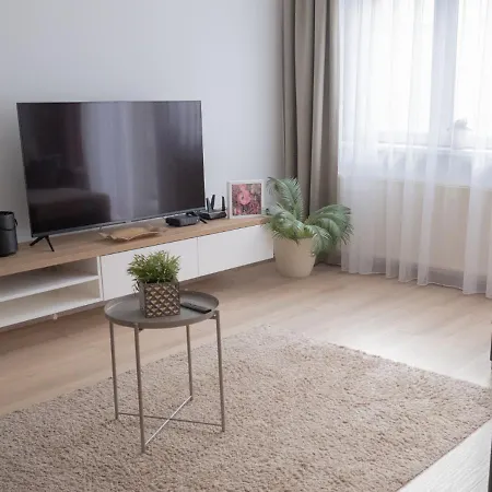 Apartman, Belvaros Lakas Διαμέρισμα *